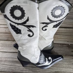 Vintage,Materia prima boots, size 5.5, black & white leather